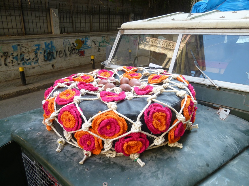 Wheel cover holder
